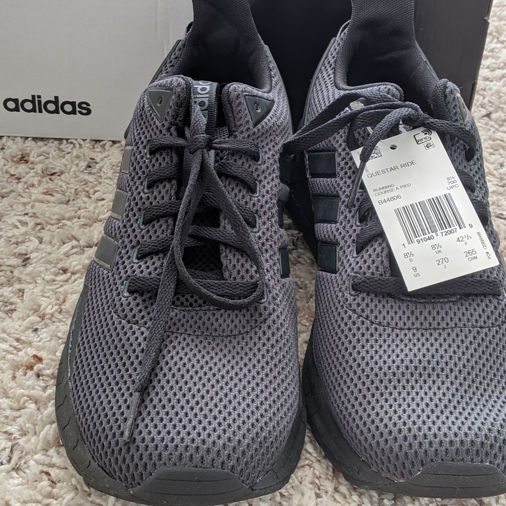 Adidas Questar ride men's size 9 brand new in box